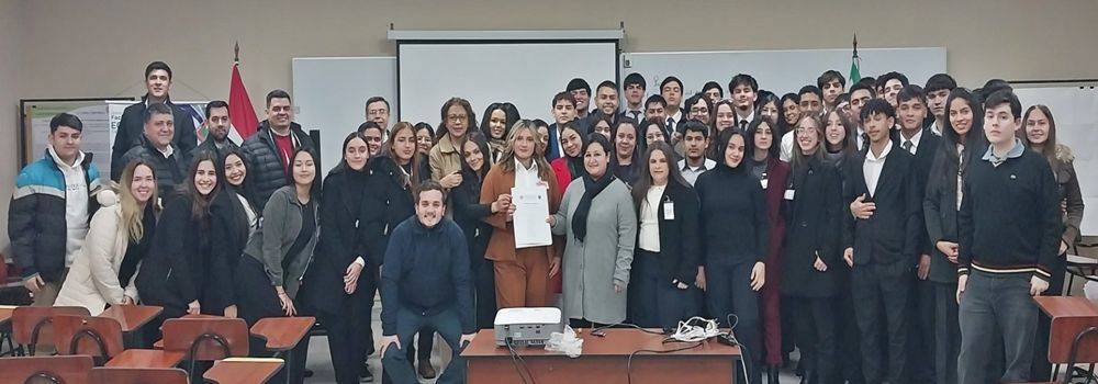 Presentación de Proyecto Integrador Interdisciplinario por estudiantes de la carrera de Administración