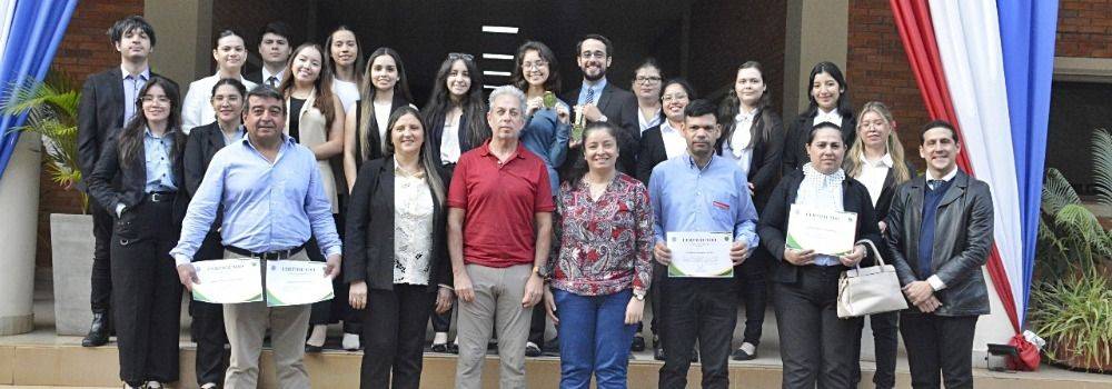 Estudiantes de Administración presentan trabajos de diagnóstico a empresas