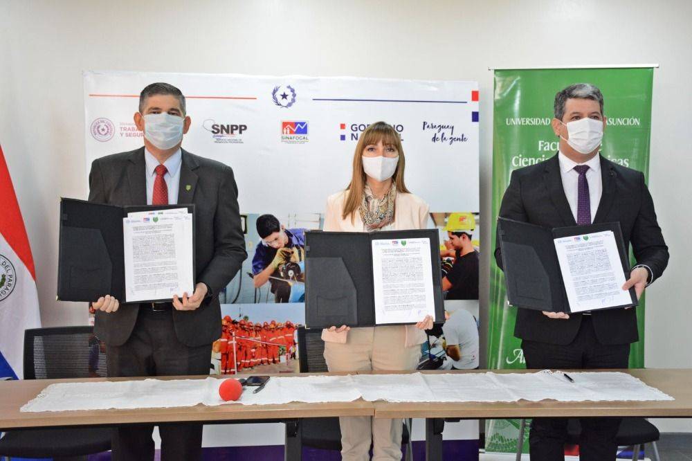 Facultad de Ciencias Económicas - UNA :: FCE UNA firma convenio para ...