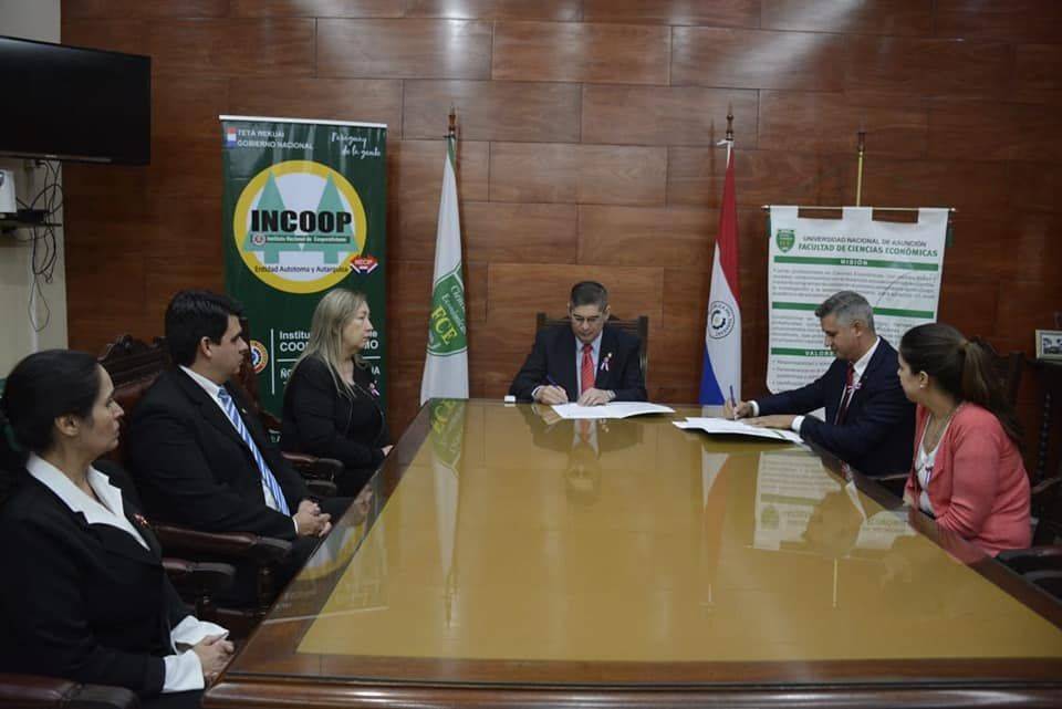 Facultad de Ciencias Económicas - UNA :: FCE UNA e INCOOP firman alianza