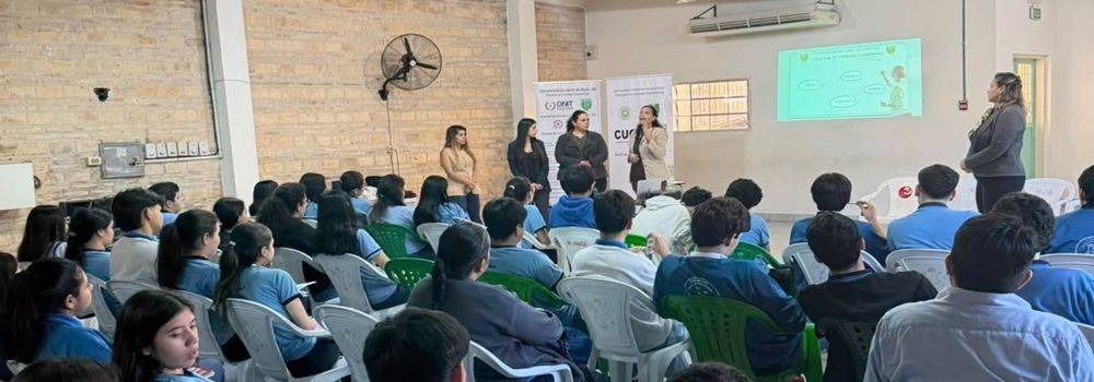 Culmina primera etapa de promoción de carreras de la FCE en las instituciones educativas con la vista al Colegio Privado María Auxiliadora